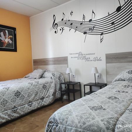 Acogedor Apartment Zaragoza Bagian luar foto