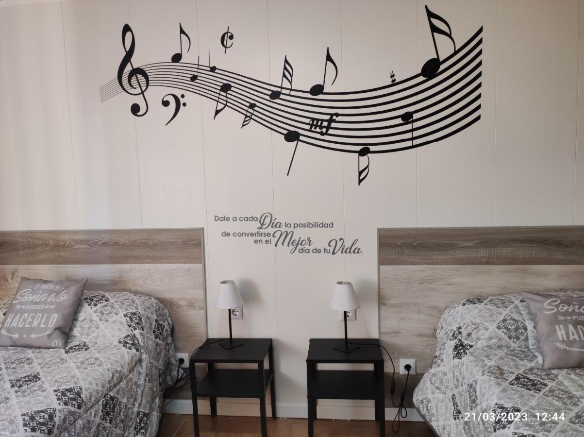 Acogedor Apartment Zaragoza Bagian luar foto
