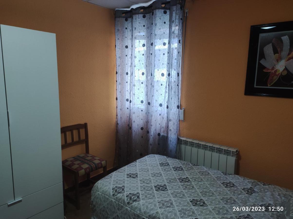 Acogedor Apartment Zaragoza Bagian luar foto