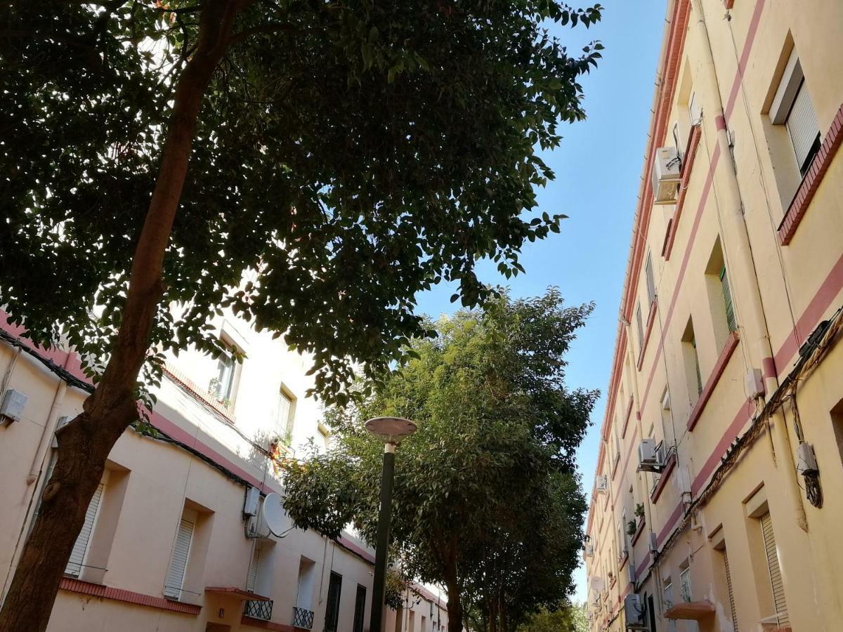 Acogedor Apartment Zaragoza Bagian luar foto