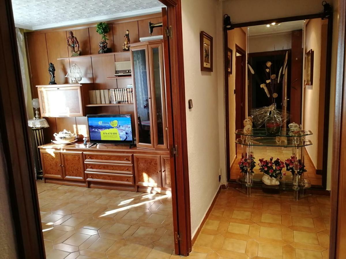 Acogedor Apartment Zaragoza Bagian luar foto
