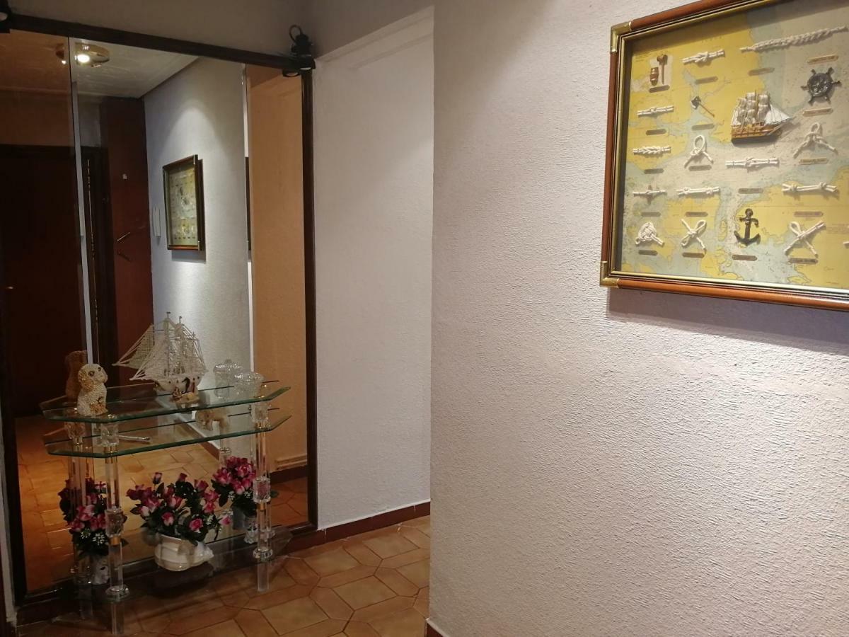 Acogedor Apartment Zaragoza Bagian luar foto